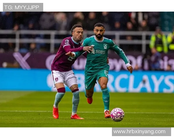 英超精彩对决伯恩利挑战强敌全力争胜直播盛况尽在眼前