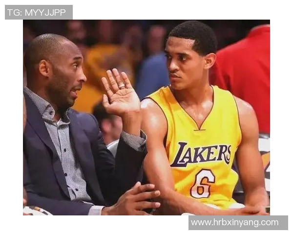 乔丹克拉克森的篮球之路与成就揭秘：从新秀到全明星的蜕变历程